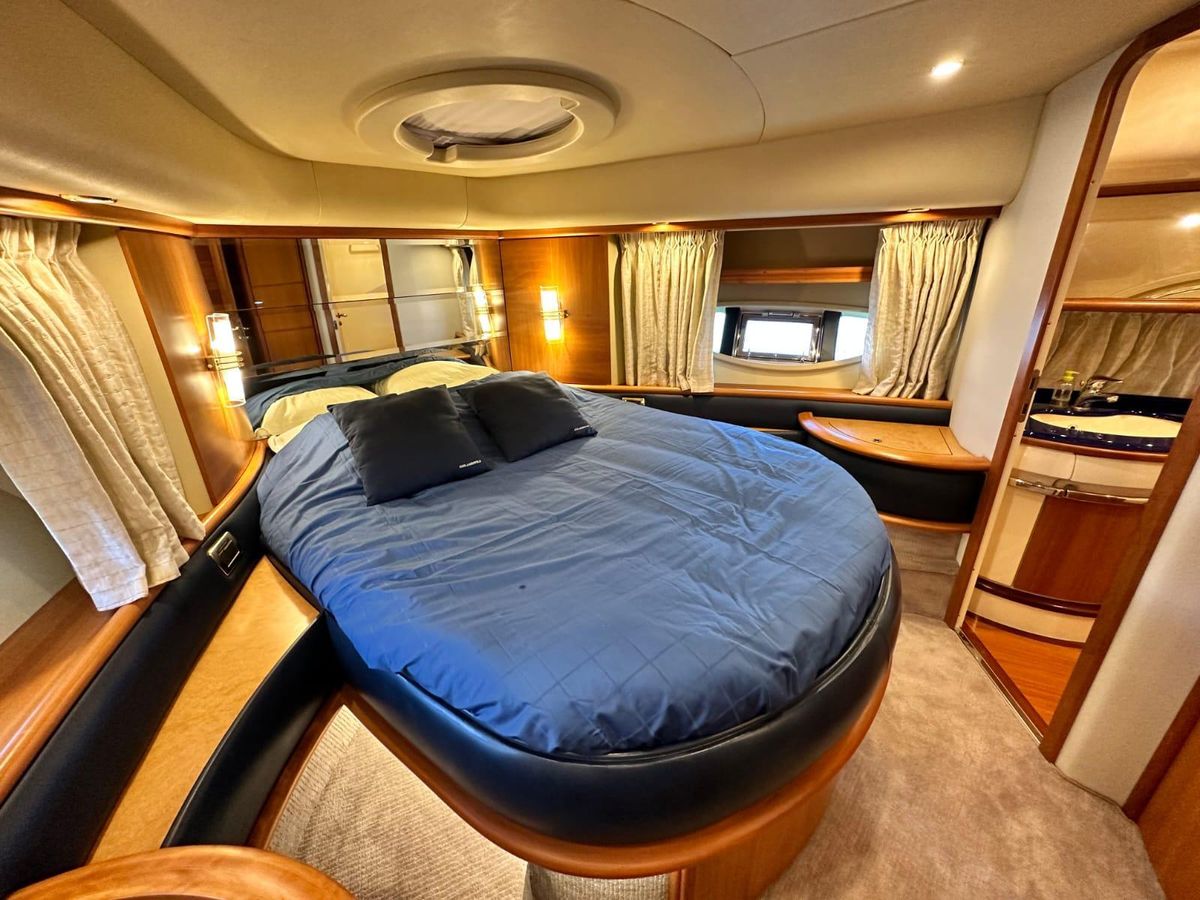 2007 Azimut 65 
