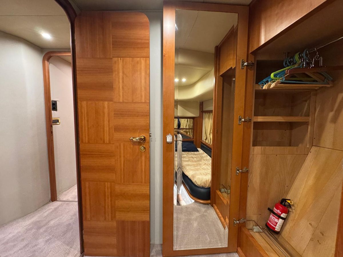 2007 Azimut 65 