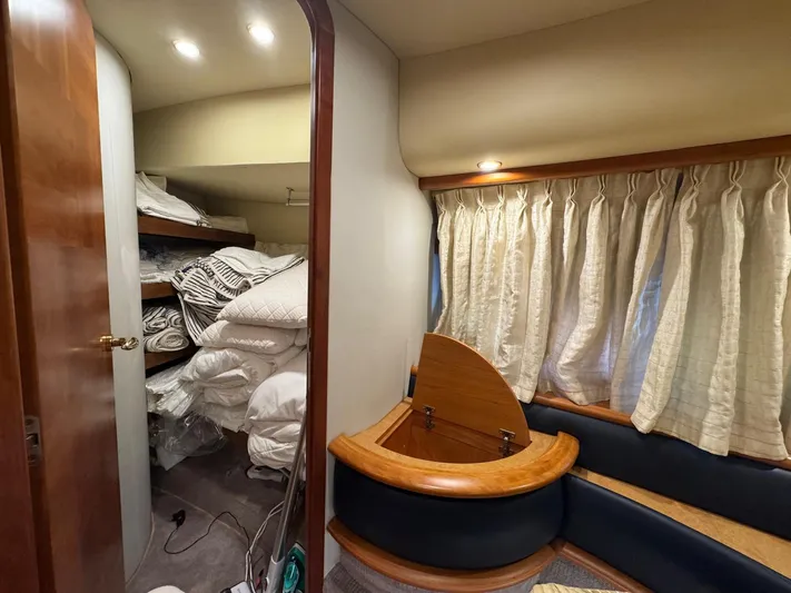  Yacht Photos Pics AZIMUT 62 FLY 62E 2007 YACHT FOR SALE