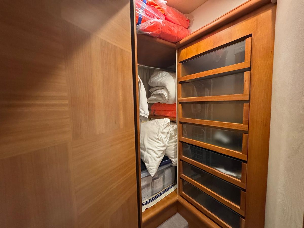 2007 Azimut 65 