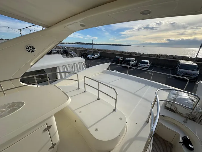  Yacht Photos Pics AZIMUT 62 FLY 62E 2007 YACHT FOR SALE