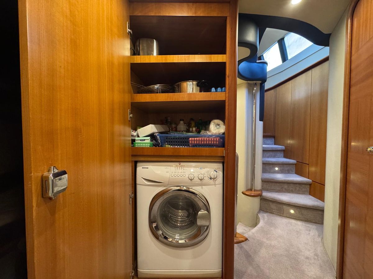2007 Azimut 65 