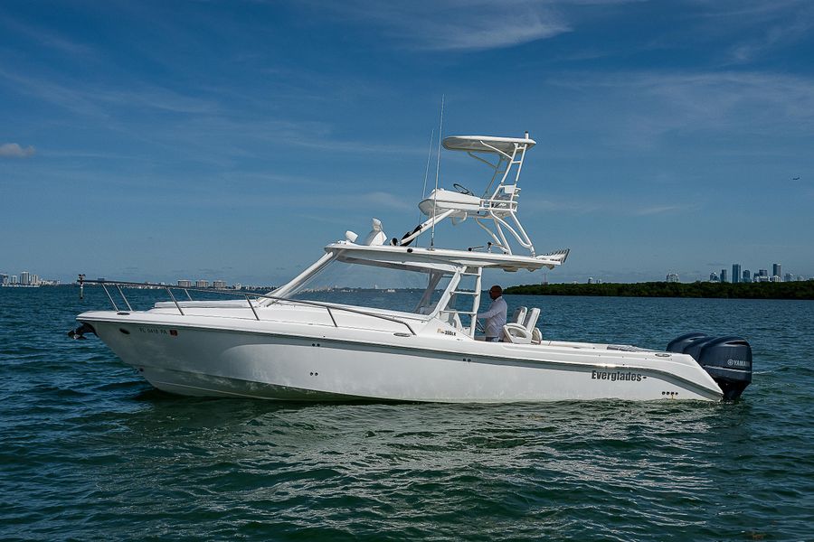 2010 Everglades 350LX