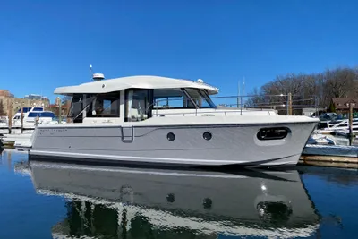 Beneteau 41 Swift Trawler Sedan