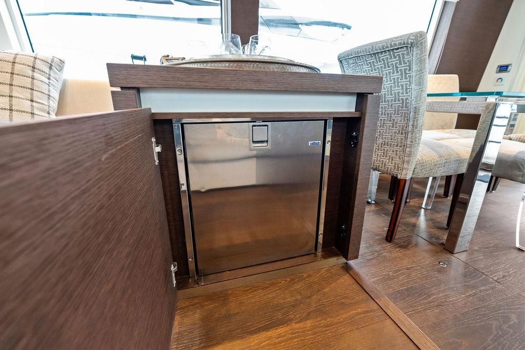 2016 Prestige 75 