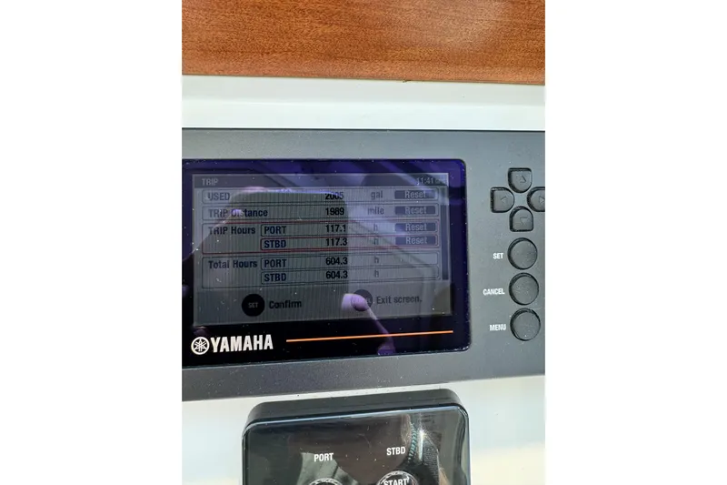 Swell Yacht Photos Pics Yamaha display on 2020 Back Cove 34O showing trip and engine hours.