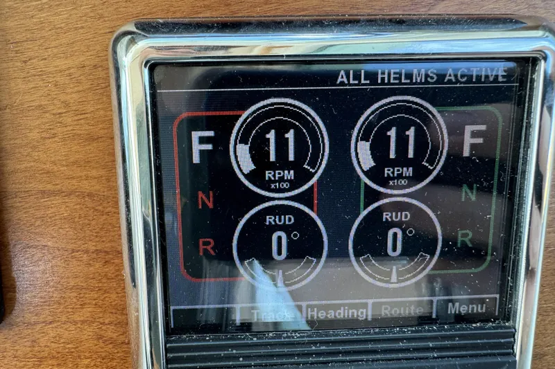 Swell Yacht Photos Pics Display panel of 2020 Back Cove 34O showing RPM and rudder settings.