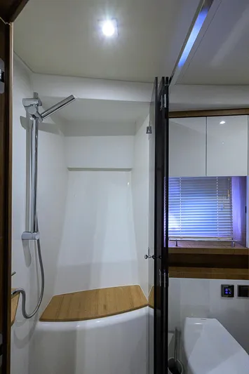 Bella Donna Yacht Photos Pics 