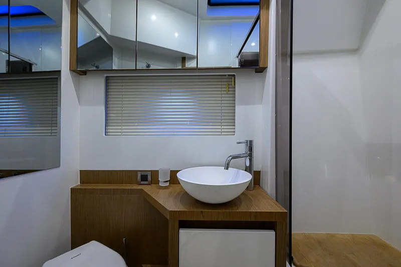 Bella Donna Yacht Photos Pics 