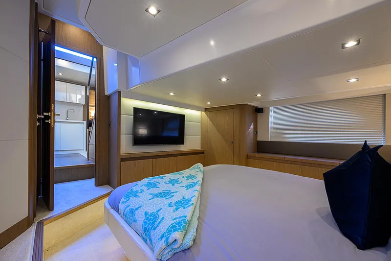 Bella Donna Yacht Photos Pics 