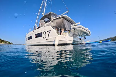 2024 Aventura 37