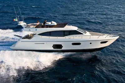 2010 Ferretti Yachts 560