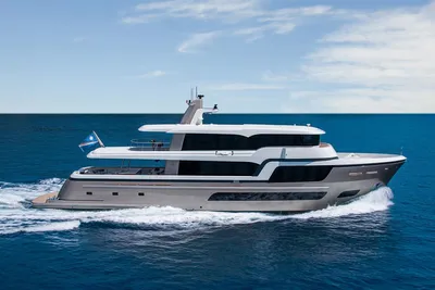 Van der Valk Custom 34M Explorer