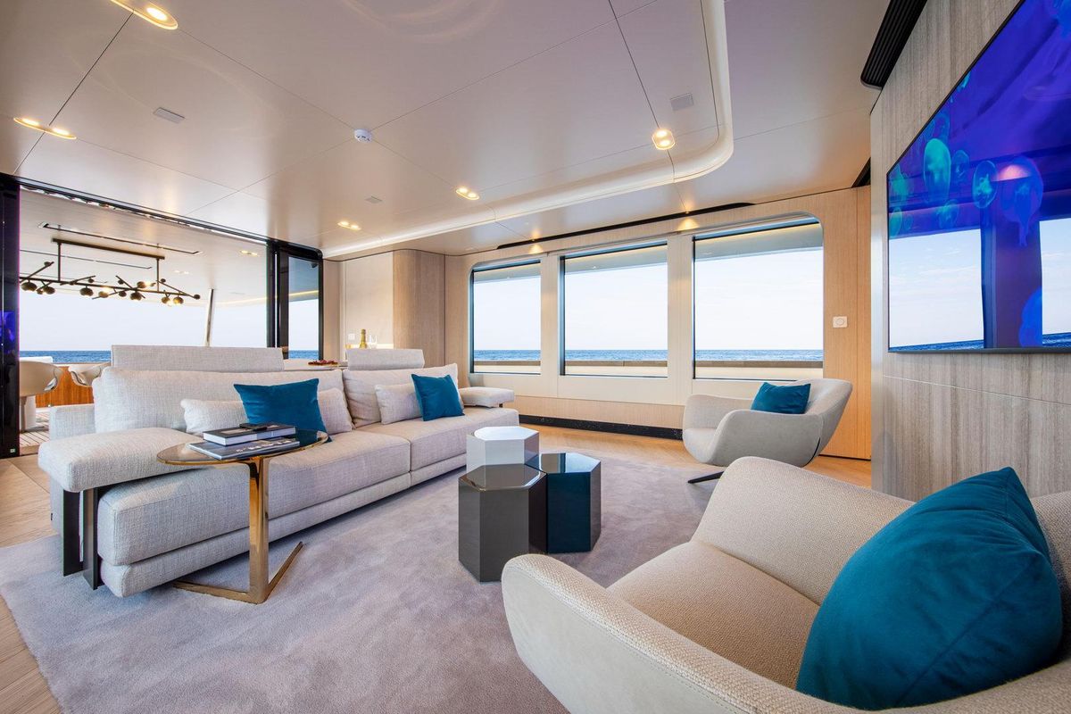 2022 Van der Valk 112 
