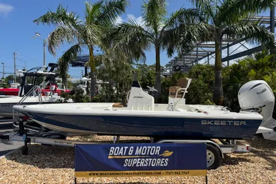 Skeeter SX 221