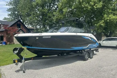 Yamaha Boats 252 XE (Wake Edition)