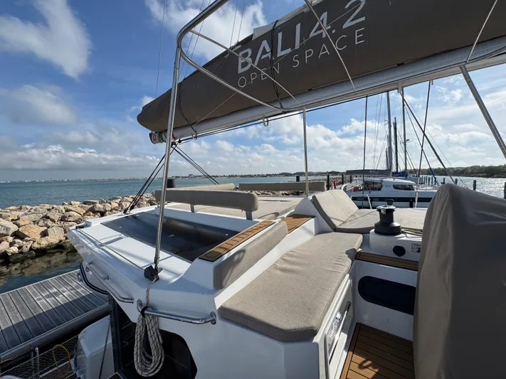  Yacht Photos Pics BALI 4.2