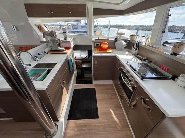  Yacht Photos Pics BALI 4.2