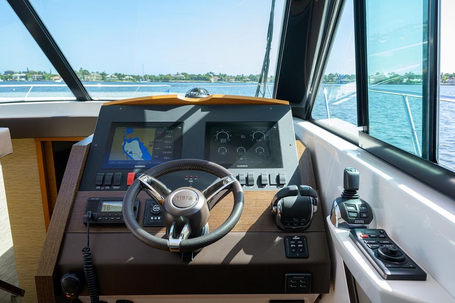 2016 Tiara Yachts C39 Coupe