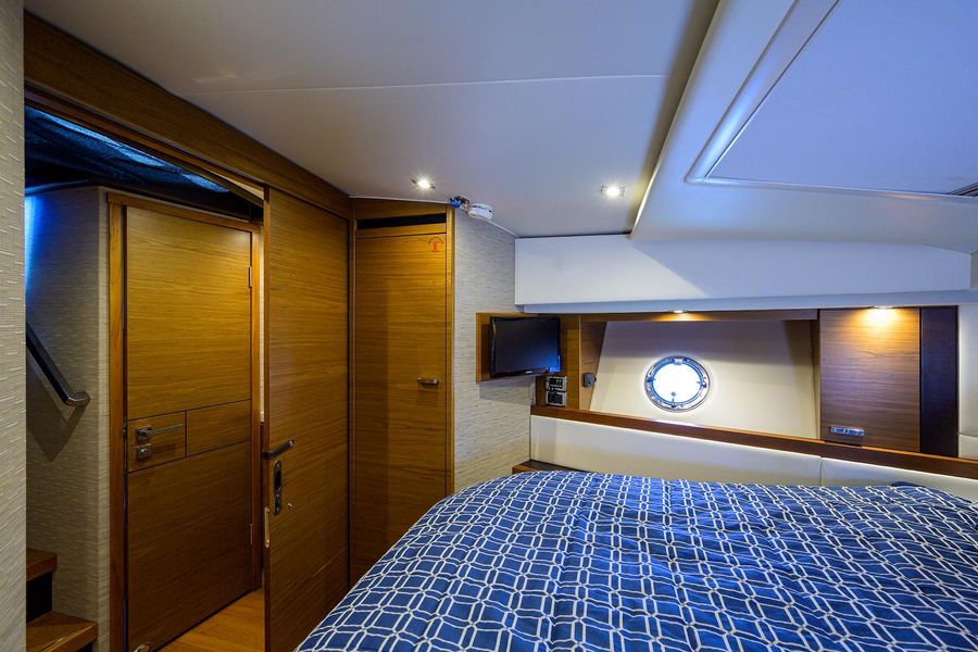 2016 Tiara Yachts C39 Coupe