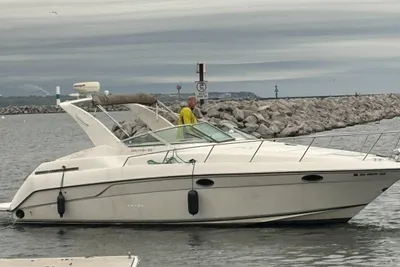 Regal 322 Commodore