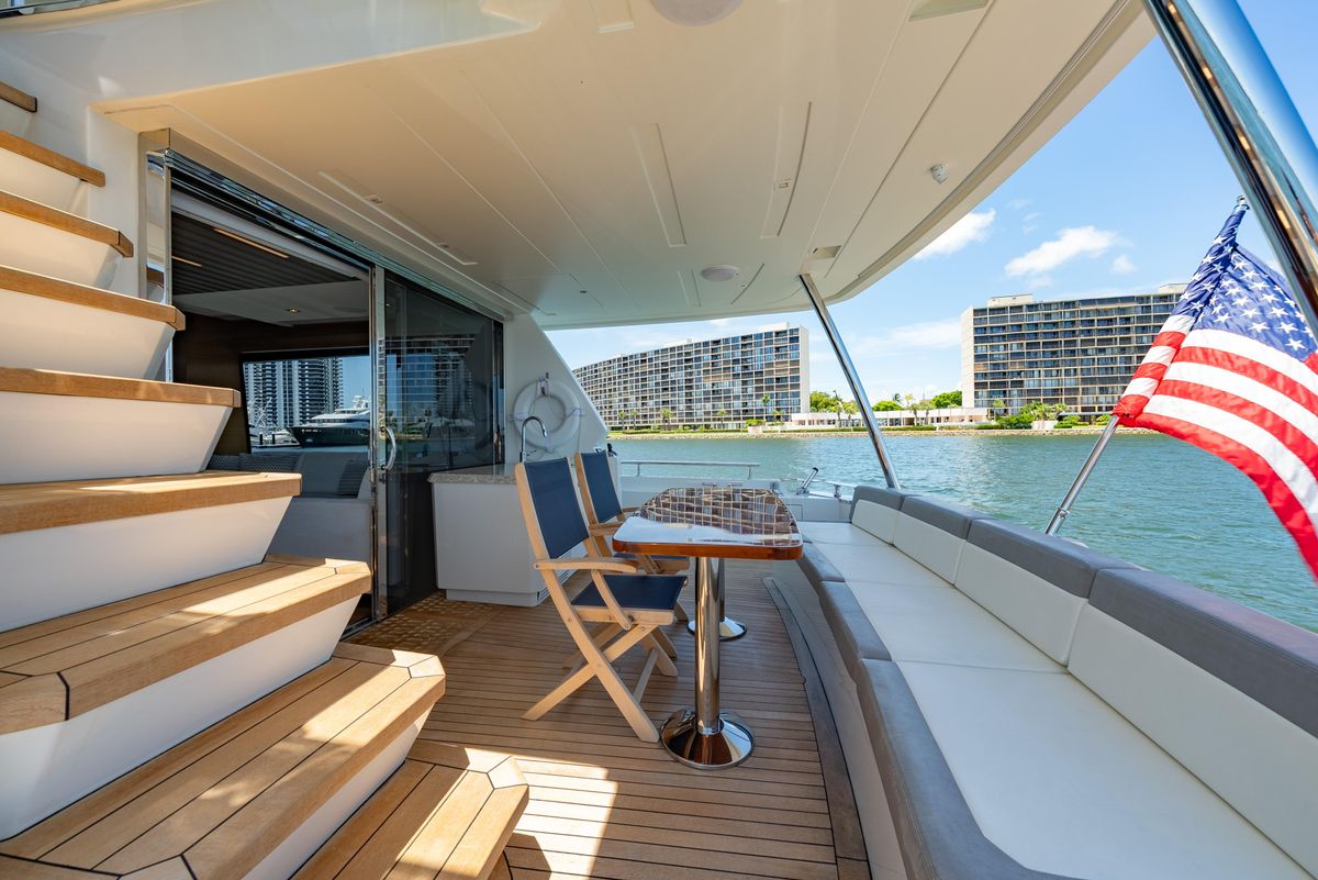 2018 Ocean Alexander 70 