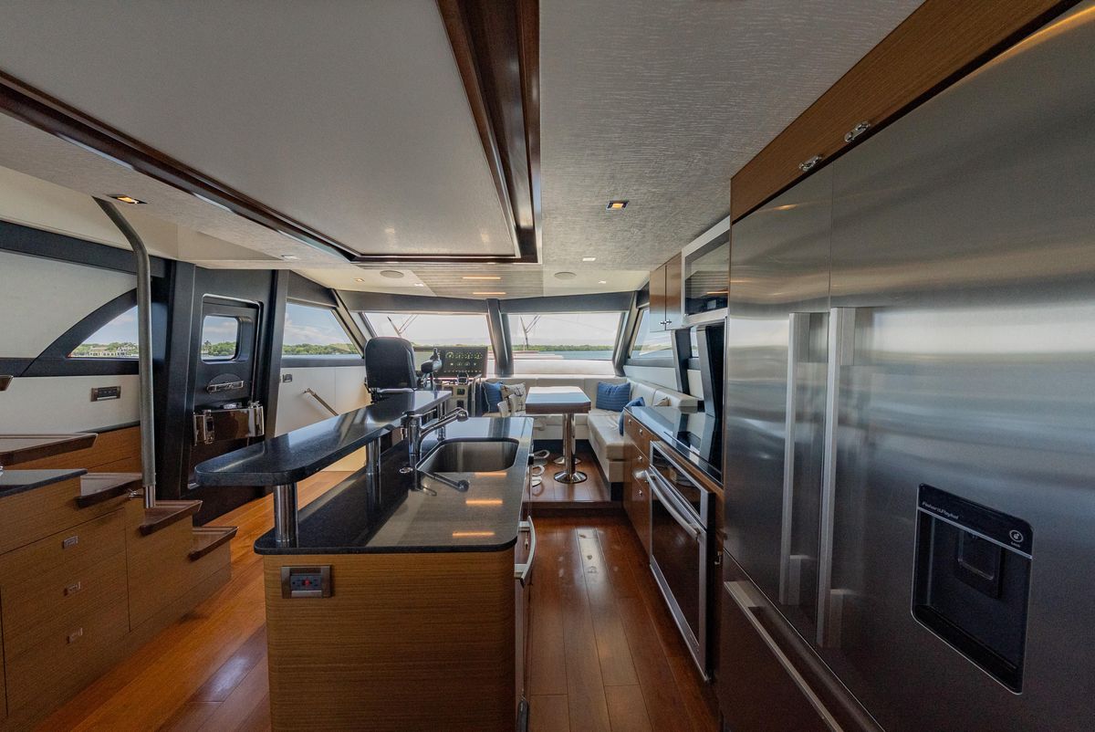 2018 Ocean Alexander 70 