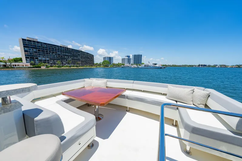 Aboat Time Yacht Photos Pics Flybridge Aft Seating