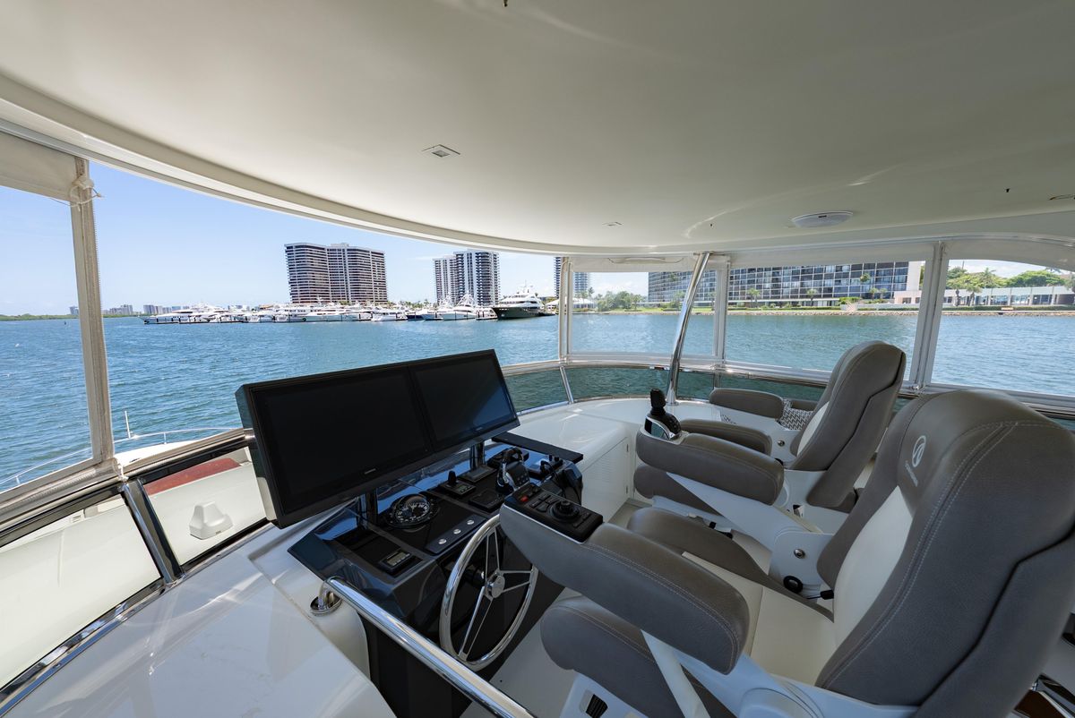 2018 Ocean Alexander 70 