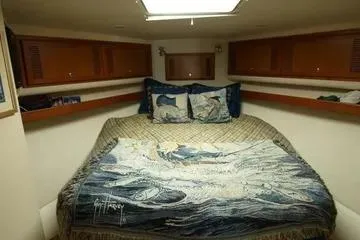 Emma Yacht Photos Pics Cabo 45 EMMA - Master Cabin Bow