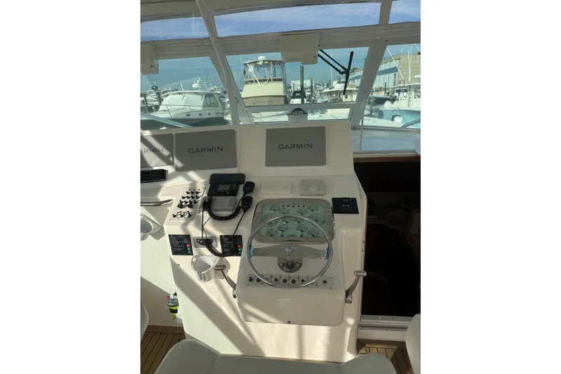 Emma Yacht Photos Pics Cabo 45 EMMA - Cockpit Helm