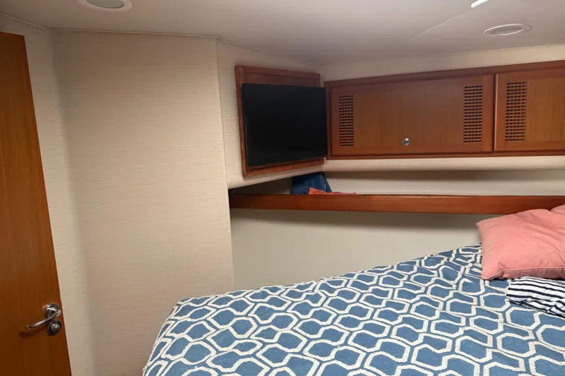 Emma Yacht Photos Pics Cabo 45 EMMA - Master Cabin TV