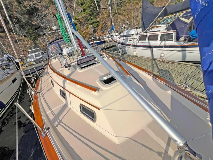 Kadens Yacht Photos Pics 