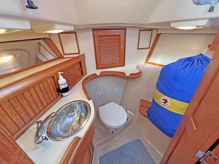 Kadens Yacht Photos Pics 