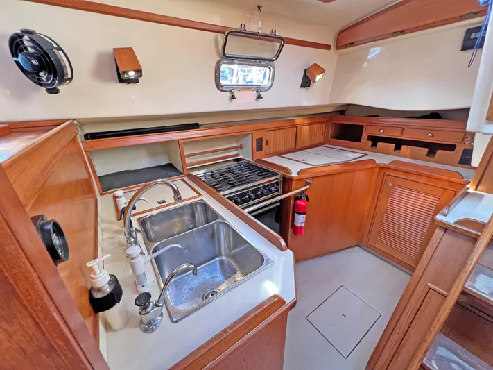 Kadens Yacht Photos Pics 