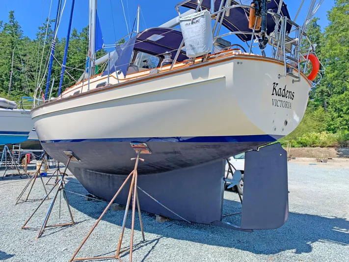 Kadens Yacht Photos Pics 