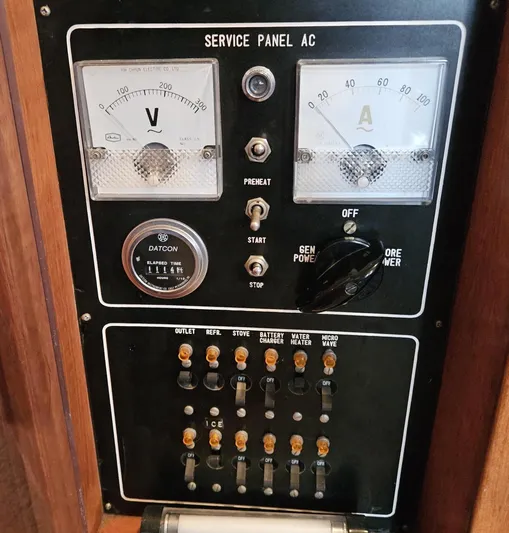 Kolea Yacht Photos Pics Service panel with voltmeter and ammeter on 1983 Ocean Alexander 43 yacht.