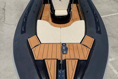 2025 Custom Navy 760