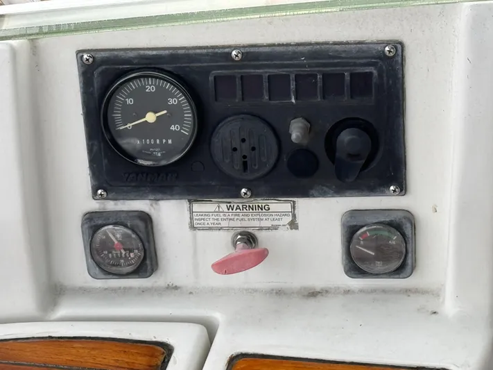 Island Fever Yacht Photos Pics engine Control Panel