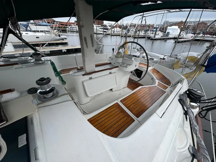 Island Fever Yacht Photos Pics Cockpit Overview