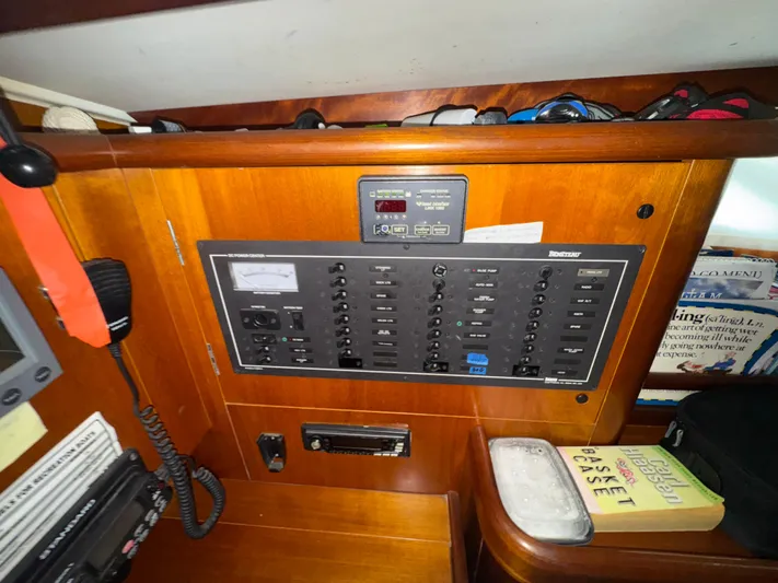 Island Fever Yacht Photos Pics Electrical Panel