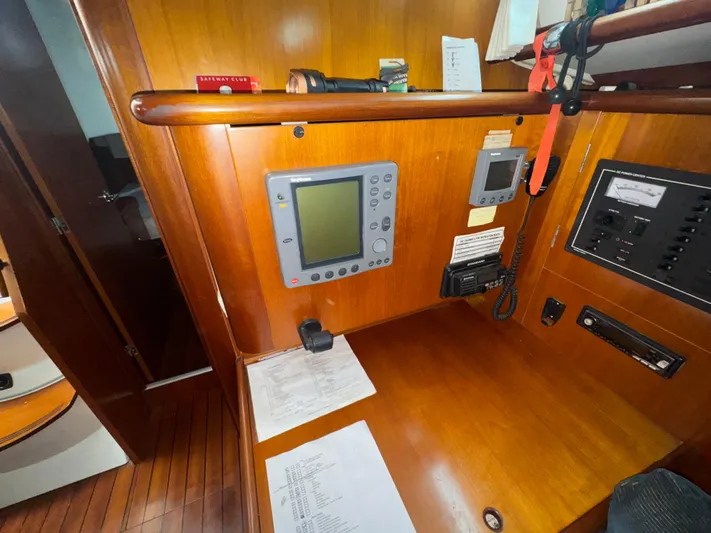 Island Fever Yacht Photos Pics Nav Station