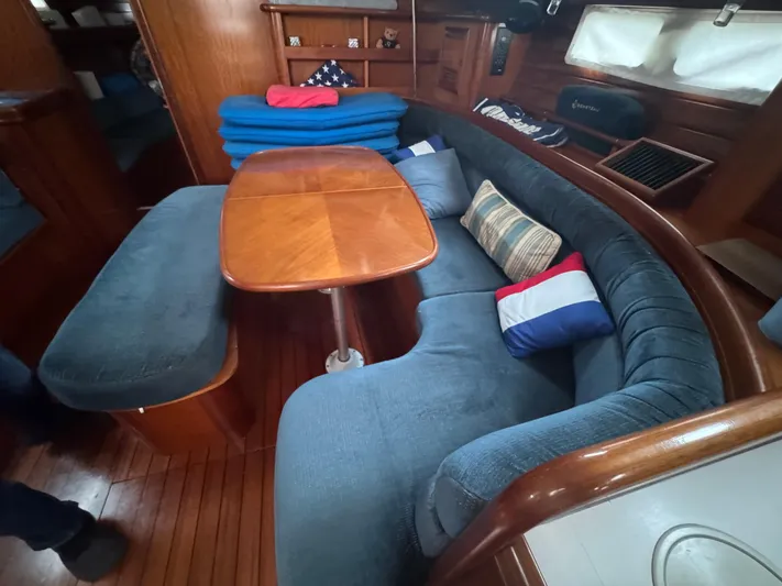 Island Fever Yacht Photos Pics Convertible Dinette