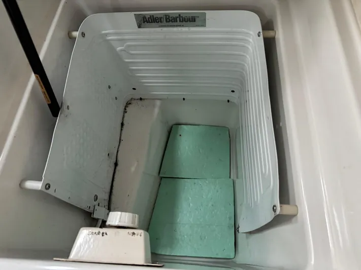 Island Fever Yacht Photos Pics Refrigeration