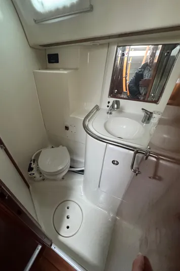 Island Fever Yacht Photos Pics head and Shower