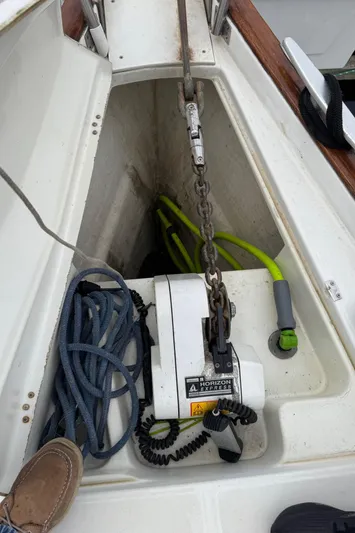 Island Fever Yacht Photos Pics Anchor Anchor Windlass