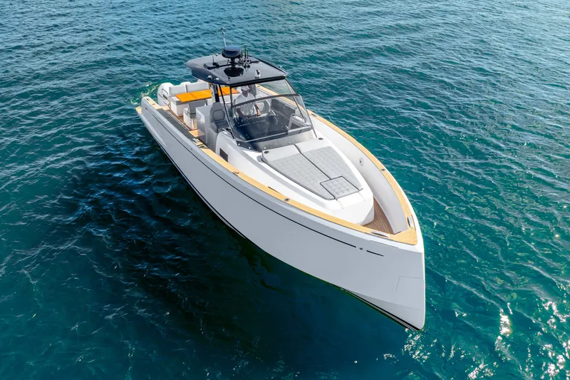 Gizmo Yacht Photos Pics 