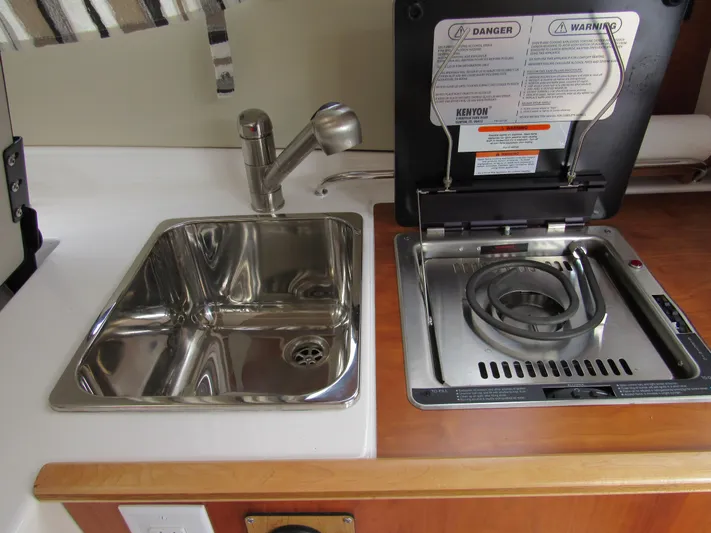 Takuan II Yacht Photos Pics 