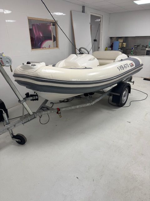 2008 Avon Seasport 320
