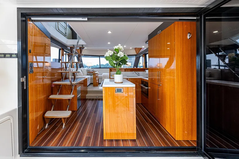 Tank Woo Yacht Photos Pics Galley